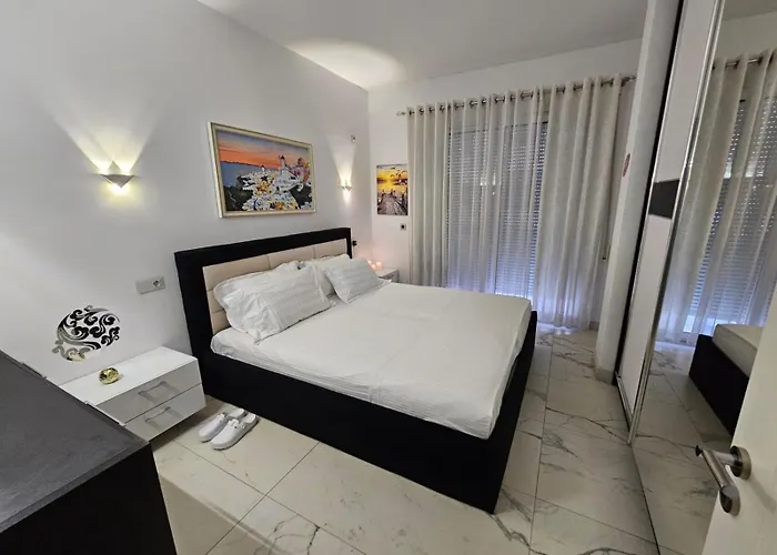 Alisia - Rruga E Barrikadave Apartment *